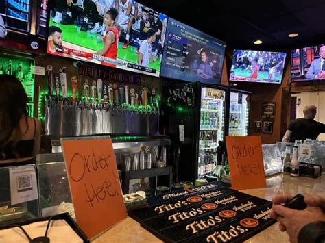leatherheads bar Leatherheads Sports Bar and Grill: YUCK! - See 33 traveler reviews, candid photos, and great deals for Draper, UT, at Tripadvisor